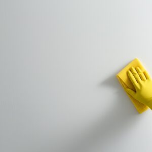 Bí Quyết Chuyên Gia: Cách Vệ Sinh Tường Nhà Bị Bẩn Sạch Bong Kin Kít Như Mới